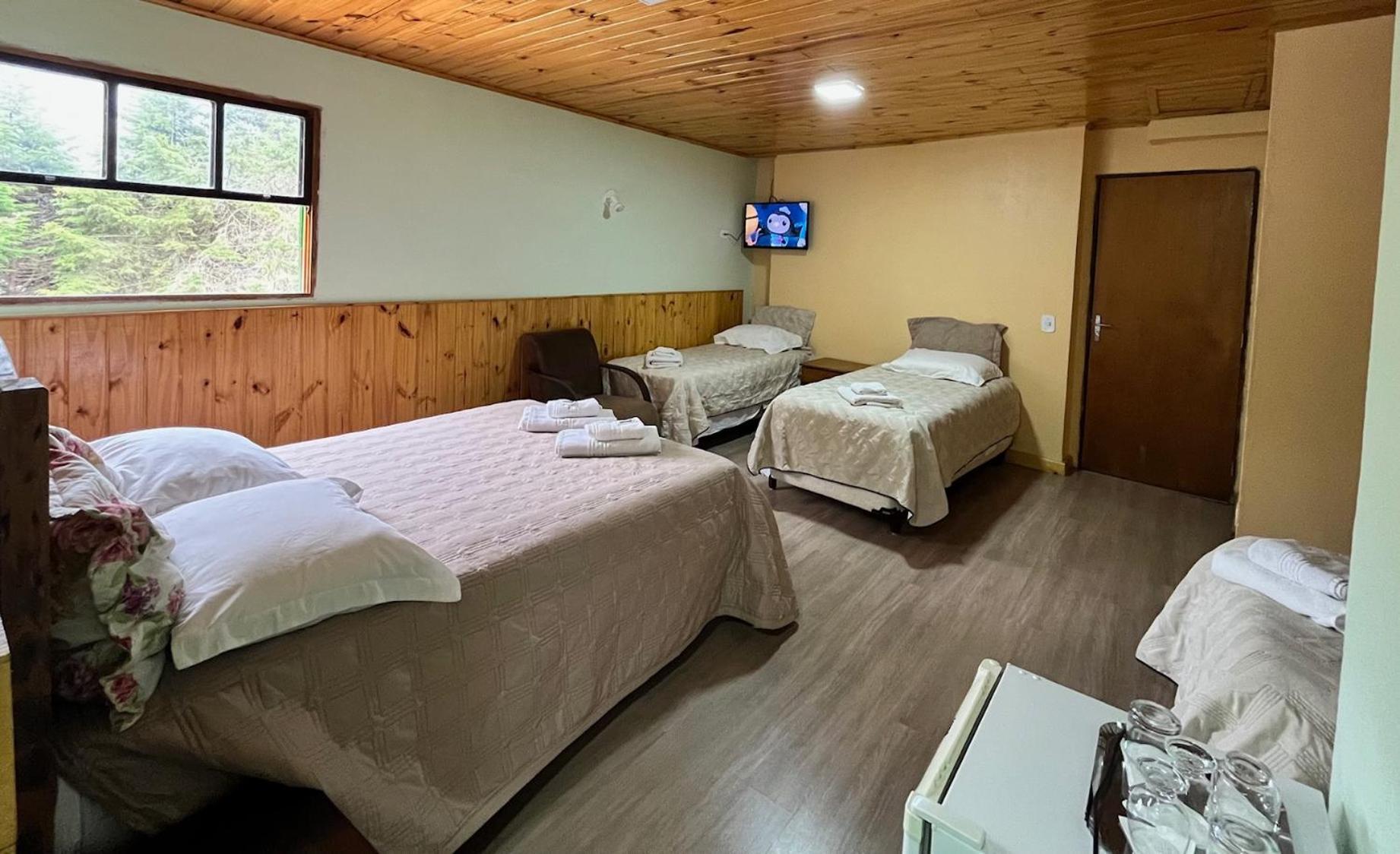 Pousada Alpes Da Serra Campos Do Jordao Room photo