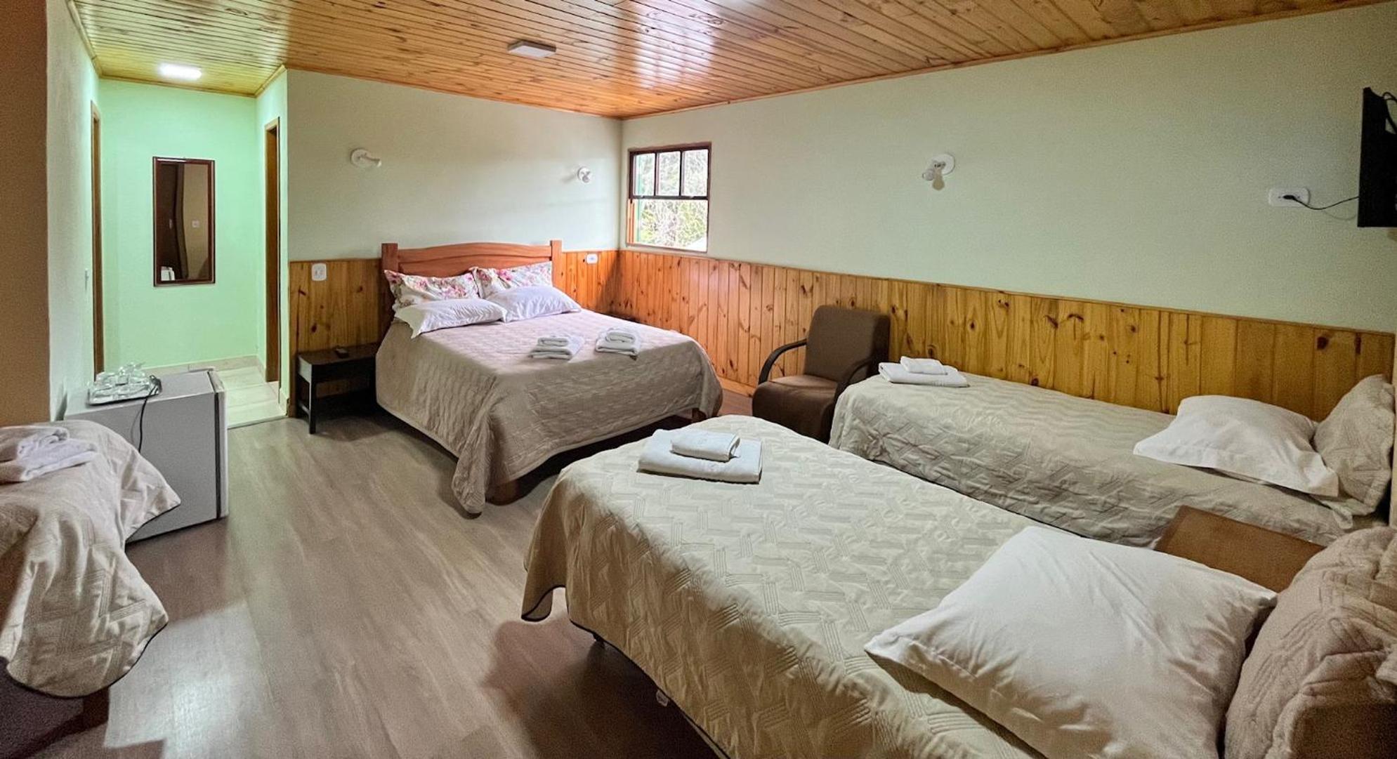 Pousada Alpes Da Serra Campos Do Jordao Room photo